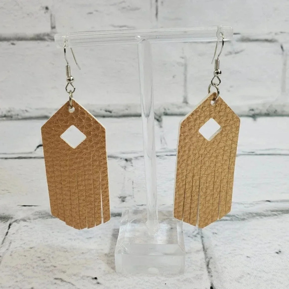 Gold Tassel Faux Leather Dangle Chic Lightweight Earrings  1br5 - Picture 3 of 3